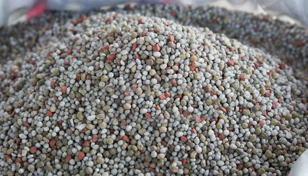 Starter fertilizer pellets for new lawn seeding and root growth available at JTR Garden Center